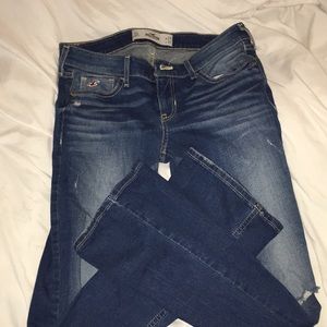 Hollister Bootcut Jeans *frayed knees* SUPER CUTE